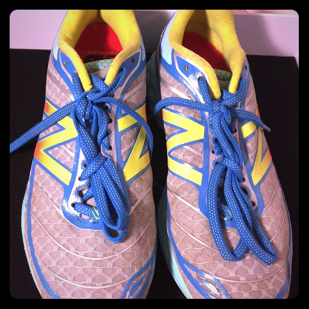NEW BALANCE SNEAKERS